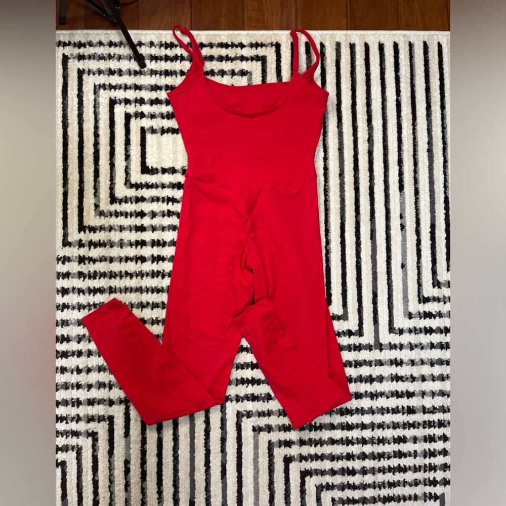 Vitality Balance Athletica cloud court jumpsuit in cherry red size MEDIUM NWOT - Picture 5 of 7